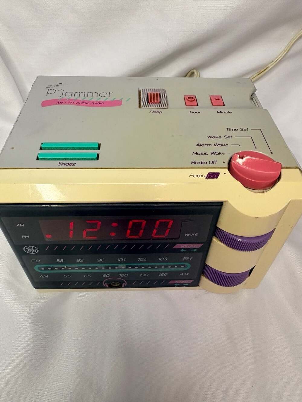 Vintage 1987 GE P’Jammer 7-4607WHA AM/FM Alarm Clock Radio Pink Teal Tested